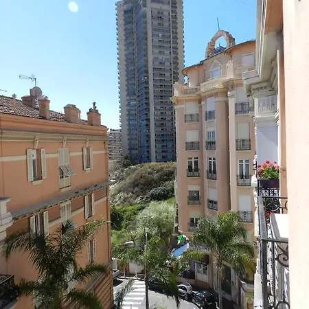 Monaco * بوزولي